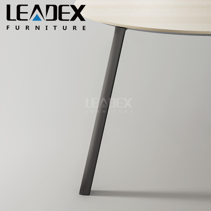 倬御办公家具的木质圆形会议台（直边台面板，喷涂台架）产品图片